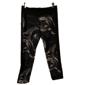 𝅺NIKE Dri- Fit leggings. Women’s size small.